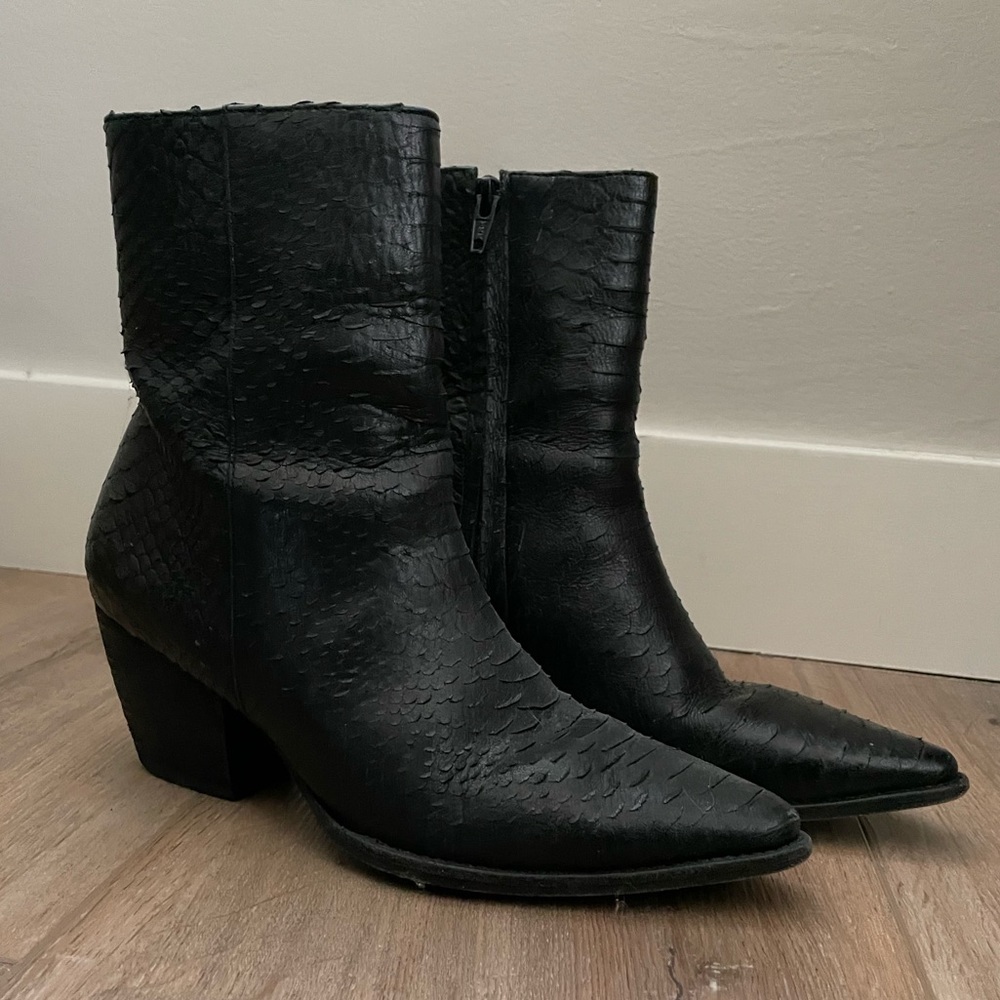 Matisse Caty Black Python Boots